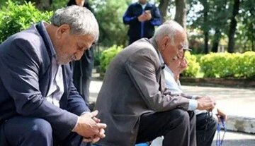 اطلاعیه فوری تامین‌اجتماعی درباره پرداخت معوقات بازنشستگان/ زمان‌بندی پرداخت معوقات فروردین مشخص شد