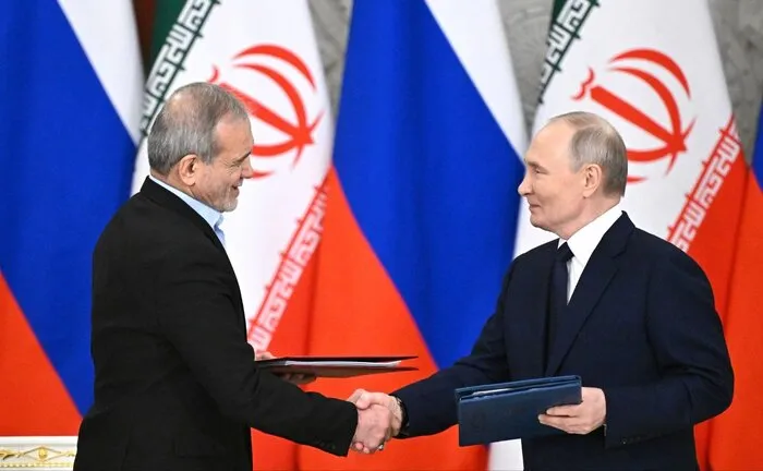 پوتین خطاب به پزشکیان: تلاش می‌کنیم تا در این شرایط دشوار، کالا‌های ضروری را در اختیار ایران قرار دهیم